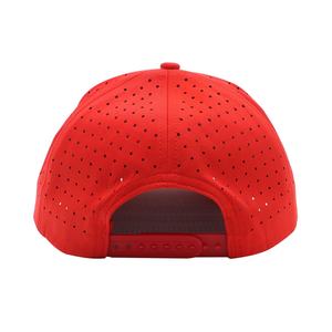 Gorra Deportiva de Alta Calidad con 5 Paneles, Parche de Goma con Logotipo, Visera Curva, Impermeable, con Orificios Cortados con Láser, Perforada, Roja, de Béisbol - Product Image 4