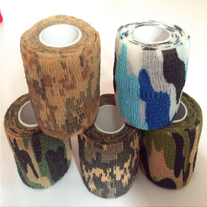 Bandage élastique auto-adhésif 2.5cm x 4.5m, motif camouflage, adhésif médical pour les mains, les poignets, les genoux, les chevilles - Product Image 1