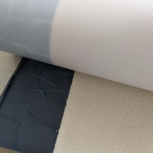 <span class=keywords><strong>Membrane</strong></span> imperméable auto-adhésive HDPE moderne à double face, sable pré-appliqué <span class=keywords><strong>pour</strong></span> la <span class=keywords><strong>fondation</strong></span> du sous-sol, certifiée CE, durée de vie - Product Image 3