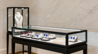 Hochwertige Luxus-Schmuckvitrine mit LED-Beleuchtung, Gehärtetem Glas, Umweltfreundlich, für Einkaufszentren, Beige, Rechteckig, Pflegeleicht
