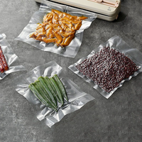 Le fabricant fournit des sacs d'emballage gaufrés pour le stockage des aliments sacs en plastique texturé scellés sous vide pour la viande les légumes le poisson frais
