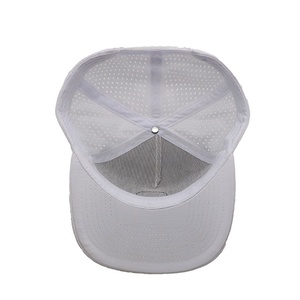 Gorra de Béisbol Snapback de 5 Paneles Personalizada de Alta Calidad, de Poliéster, PVC y Goma, con Parche Deportivo, Corte Láser, Orificios Transpirables y Estampado - Product Image 6