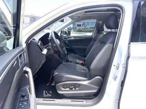 Volkswagen <span class=keywords><strong>Tiguan</strong></span> L R-Line 2.0TSI 330TSI 2WD R-Line Comfort Edition Automatique <span class=keywords><strong>2022</strong></span> - Product Image 4