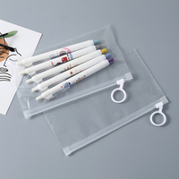Trousse à crayons transparente avec une grande capacité et un design simple, parfaite pour le stockage de la papeterie à l'école et au bureau