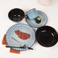Vente en gros, service de vaisselle en céramique gaufrée pour décoration d'hôtel de luxe au Moyen-Orient, ensemble d'assiettes et de bols en grès faciles à nettoyer