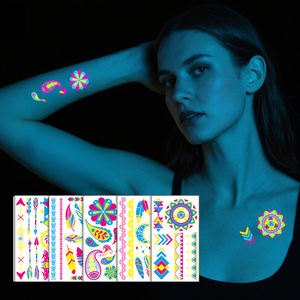 GP Venta al por Mayor <span class=keywords><strong>de</strong></span> Tatuajes Temporales Impermeables que Brillan en la Oscuridad, Pegatinas Faciales <span class=keywords><strong>de</strong></span> Neón UV para Decoración <span class=keywords><strong>de</strong></span> Fiestas <span class=keywords><strong>de</strong></span> Halloween - Product Image 1