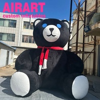Décoration de rue de Noël : Mascotte géante en peluche pour installation artistique et décoration de lieux