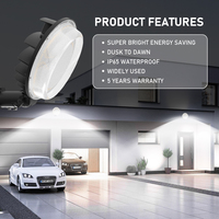 Lámpara LED de seguridad para exteriores con fotocélula, luz de granero, para ubicaciones húmedas, garaje, patio, almacén, 5000K, aluminio
