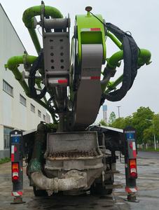 Camion pompe à béton Zoomlion 56m à faible entretien et haute durabilité - Product Image 4