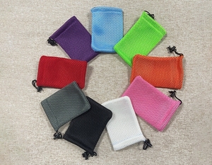 Sacchetti di borsa su misura all'ingrosso della maglia con il cordone, piccola borsa di stoffa, sacchetto di regalo della griglia di colore solido - Product Image 5