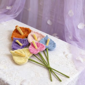 Fiore Artificiale di Anthurium con Filo Intrecciato Fatto a Mano, Stelo Singolo Colorato per Matrimoni e Capodanno - Product Image 5