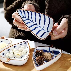 Hot Sales Hand Painted Leaf Shaped Snacks Appetizer Fruit <strong>Candy</strong> Nuts Cheese Dips Dish Ceramic Platter Set of 4 With Wooden <strong>Tray</strong> - Product Image 2