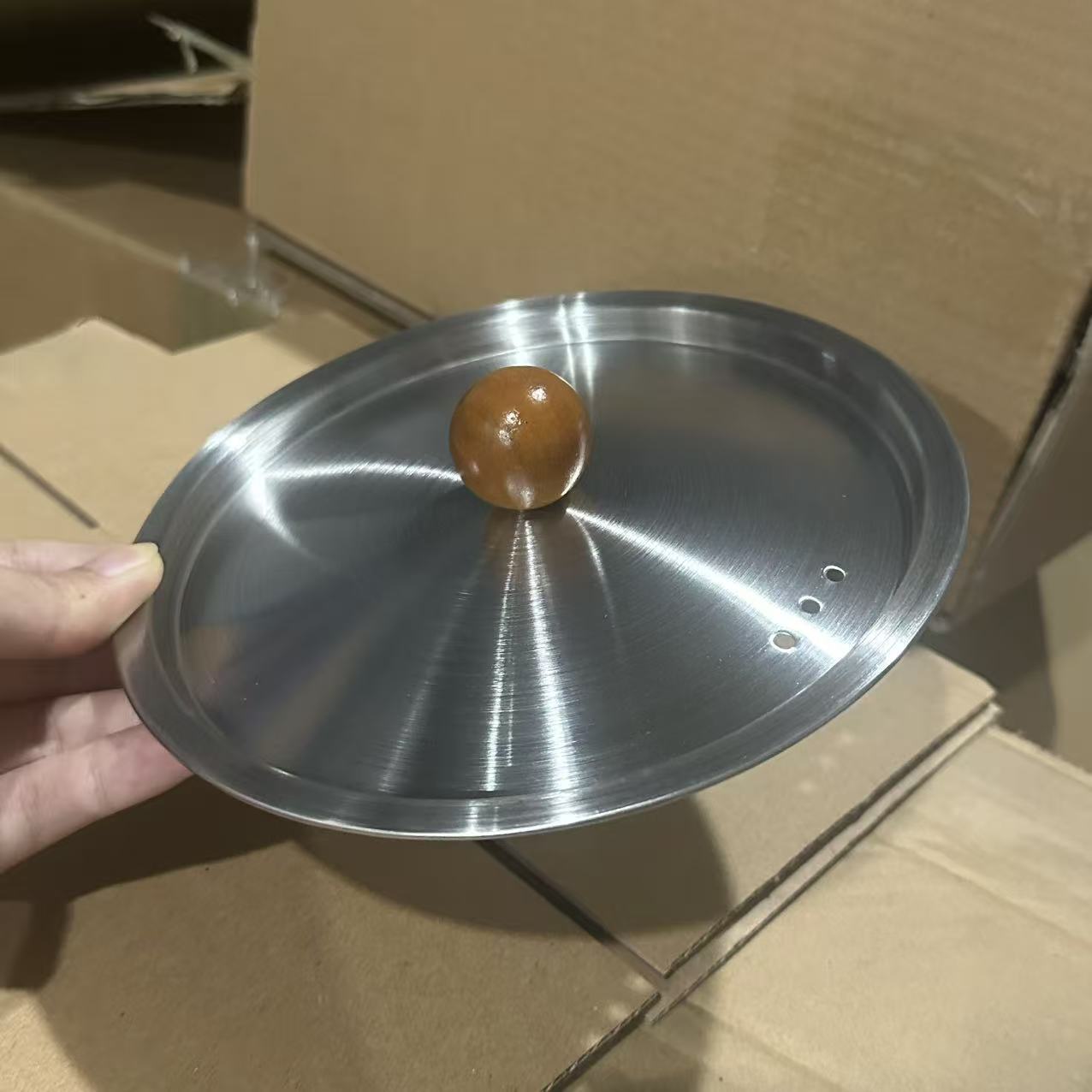 Avec couvercle en acier à boule supérieure en bois de 19 cm argenté