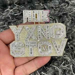 Collar con Colgante de Corte Esmeralda y Baguette, Estilo Hip Hop, Completamente Cubierto de Diamantes, Diseño Único y Personalizado, Disponible para la Venta, Directo de Fábrica - Product Image 2