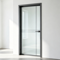 Puerta Abatible de Aluminio y Vidrio para Interiores de Viviendas, Estilo Moderno y Minimalista, de Una Sola Hoja, Hermética y de Alta Transmitancia