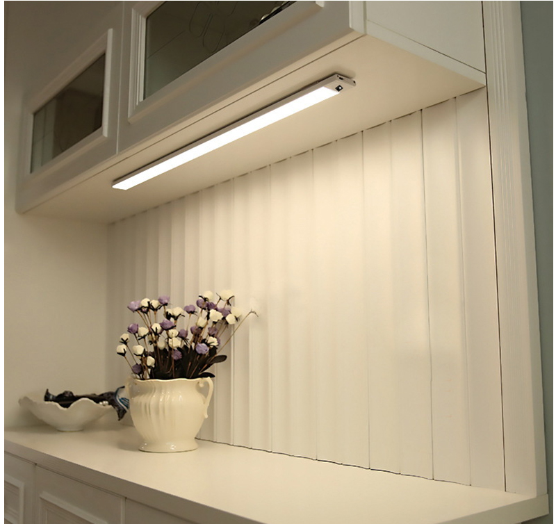 Armadietto Cucina Con Sensore LED 120x60x40 Cm – 2 Ante, Ripiani Regolabili E Porta-oggetti, Bianco Moderno