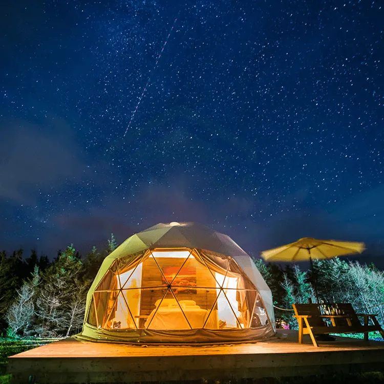 Duurzame Stalen Structuur Camping Sterrenkijken Prefab Tenda Familie Vakantie Picknick Glamping Koepeltent Met Stapelbed