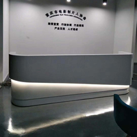 Comptoir avant à DEL moderne et solide sur mesure Caissier pour salon d'hôtel Bureau de réception en bois blanc avec comptoir à vendre