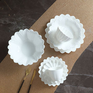 250ml Keramische theekop en schotel met op maat gemaakt kerstbloemenpatroon, wit porselein met strepen - Product Image 4