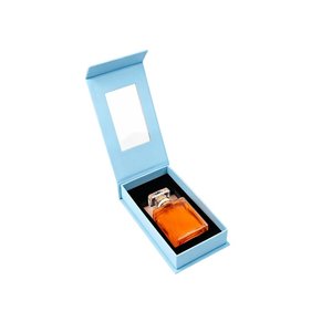 Caja de Regalo Ecológica y Reciclable para Perfume, Rígida, Magnética, con Laminado Mate y UV Localizado - Product Image 1