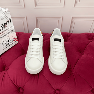 Zapatos Deportivos Casuales Gabbna, Estilo Dad Shoes, con Suela Plana, Diseño Graffiti Clásico, Moderno y a la Moda, en Blanco y Negro - Product Image 2