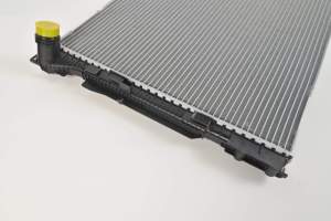 Radiateur en aluminium pour voiture efficace, <span class=keywords><strong>prix</strong></span> d'usine, pièce de rechange pour <span class=keywords><strong>BMW</strong></span> F20 F36 F34 2006 - - Product Image 3