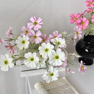 Fiori di Seta di Gelso in Stile INS, Crisantemo Artificiale, Bouquet di Margherite Persiane, Accessori per Foto in Vetro per Composizioni Decorative - Product Image 1