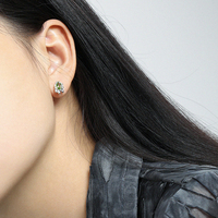 Boucles d'oreilles clous en argent sterling 925 VIANRLA avec zircon vert brillant doré