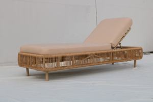 Tumbona Moderna de Ratán con Cojín de Espuma Viscoelástica, Respaldo Ajustable, Muebles de Patio para Exteriores, Diseño Contemporáneo, Patas Cónicas - Product Image 2