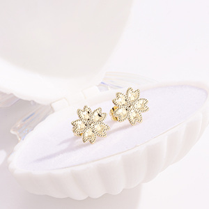 Женские серьги-гвоздики из латуни - Product Image 4