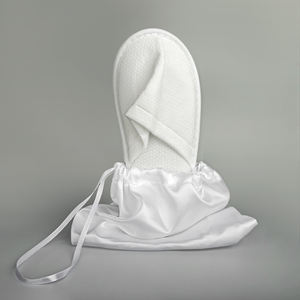 Pantuflas de Terciopelo Desechables y Suaves con Logo Personalizado en Bolsa Portátil de Lujo para Hoteles y Vuelos de Viaje - Product Image 5