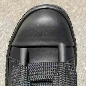 Baskets de jogging décontractées conçues pour les couples, avec un ajustement confortable et une embout de protection en acier, idéales pour les sports d'hiver et les voyages. - Product Image 6