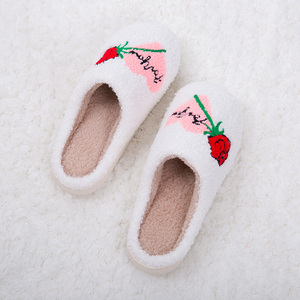 Tùy Chỉnh Thời Trang OEM Mờ Chéo Hơn Lông Cừu Giả Lông Nhà Mùa Đông Đám Cưới Trong Nhà Dép Nhà Sản Xuất Cho Phụ Nữ/Vài - Product Image 3