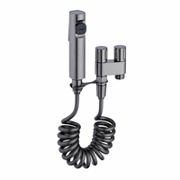 Set Semprotan Bidet Dinding Modern dari Baja Anti Karat Desain Ramah Lingkungan Nozzle Pembersih Otomatis Pemasangan Mudah Toilet Hotel