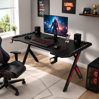 Bureau d'ordinateur de jeu professionnel avec un bureau spacieux et une structure stable pour l'installation d'un PC