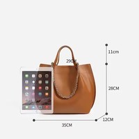 Sac fourre-tout en cuir véritable haut de gamme personnalisé OEM, grand sac à bandoulière à chaîne pour femme, fournisseur de sacs à main en cuir de vachette souple pour le travail