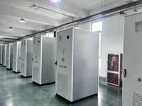 Armoire de stockage d'énergie hybride 50 kW 215 kWh tout-en-un, batterie extérieure ESS pour le commerce de détail, alimentation de secours, hybride, hors réseau, sur réseau