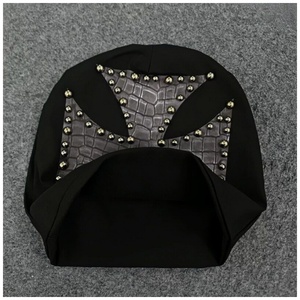 Gorro de Moda Urbana para Hombre y Mujer, Diseño Único con Remaches de Cuero, Novedad de Otoño - Product Image 4