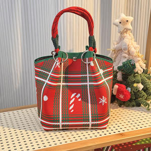 Sac fourre-tout décontracté ouvert pour femme, en tricot épais tressé au crochet, style tendance, idéal pour Noël, les fêtes et le quotidien, avec portefeuille intégré - Product Image 3