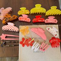 Pince à cheveux élégante en acétate à pois, fleurs et fraises pour femme – Accessoire capillaire quotidien