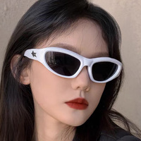 Lunettes de soleil personnalisées tendance 2024, lunettes de soleil UV400 pour hommes et femmes, lunettes de soleil rétro personnalisées Y2K, lunettes de soleil œil de chat Y2K