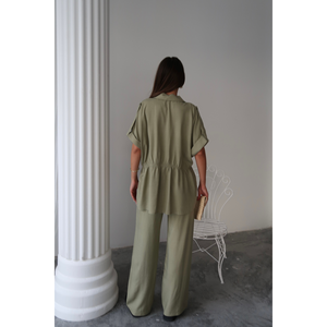 Conjunto de 2 Piezas de Lino Verde, Top Informal Sólido y Pantalones con Cintura Ajustable con Cordón, Corte Ajustado para Atuendos de Verano - Product Image 1
