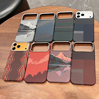 Coque de téléphone portable de luxe en PC rigide avec texture fibre de carbone et chargement magnétique sans fil pour iPhone 17 16 15 Pro Max