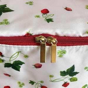 Sac de maquillage mignon en gros, sac de lavage en polyester de haute qualité avec logo imprimé, trousse de toilette portable avec poche intérieure pour femmes - Product Image 5