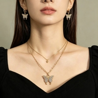 Pendentif Papillon, Ensemble de Bijoux en Zircon Cristal Plaqué Or 18K PVD Anti-ternissement, Collier et Boucles d'Oreilles Pendantes pour Femme