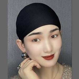 ผ้าคลุมศีรษะแบบปรับได้สำหรับผู้หญิงมุสลิม สีพื้นเรียบง่าย สวมใส่สบาย พร้อมหมวกซับในและฐานผ้าไหมโมดอล - Product Image 3