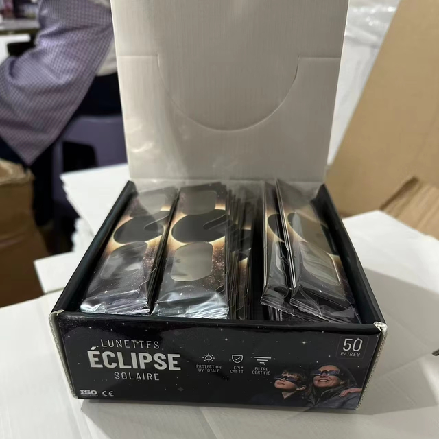 QIWEI Solar Eclipse Glasses Factory Custom Logo Print Eclipse Glasses ISO CE Certified Paper 50 Pcs a Pack Into a Custom Box