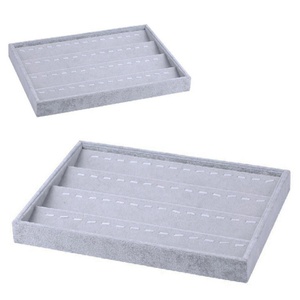 Plateau à bijoux multifonctionnel en microfibre personnalisé, empilable, pour l'affichage des bagues - Product Image 1