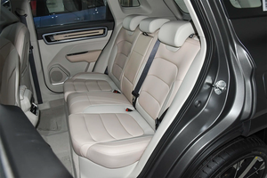 <span class=keywords><strong>2025</strong></span> hợp thời trang geely biểu tượng 1.5td linglong phiên bản nhỏ gọn fwd SUV 181hp Turbo xe nhỏ với 5 chỗ ngồi - Product Image 4