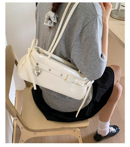 Sac à bandoulière de luxe pour femme, vente directe d'usine, design rétro, boucle de moto, sac tendance et polyvalent, sac bandoulière - Product Image 2